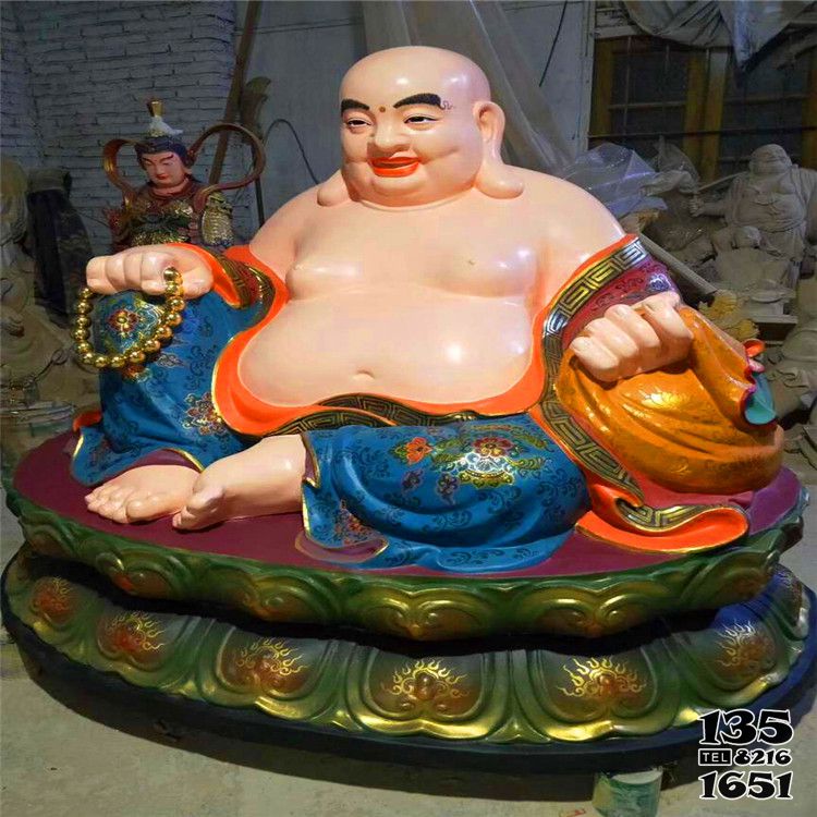 弥勒佛雕塑-大型户外寺庙玻璃钢彩绘坐着的弥勒佛雕塑高清图片