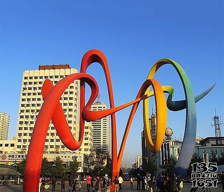 彩带雕塑-大型户外广场不锈钢个性缠绕的彩带雕塑高清图片