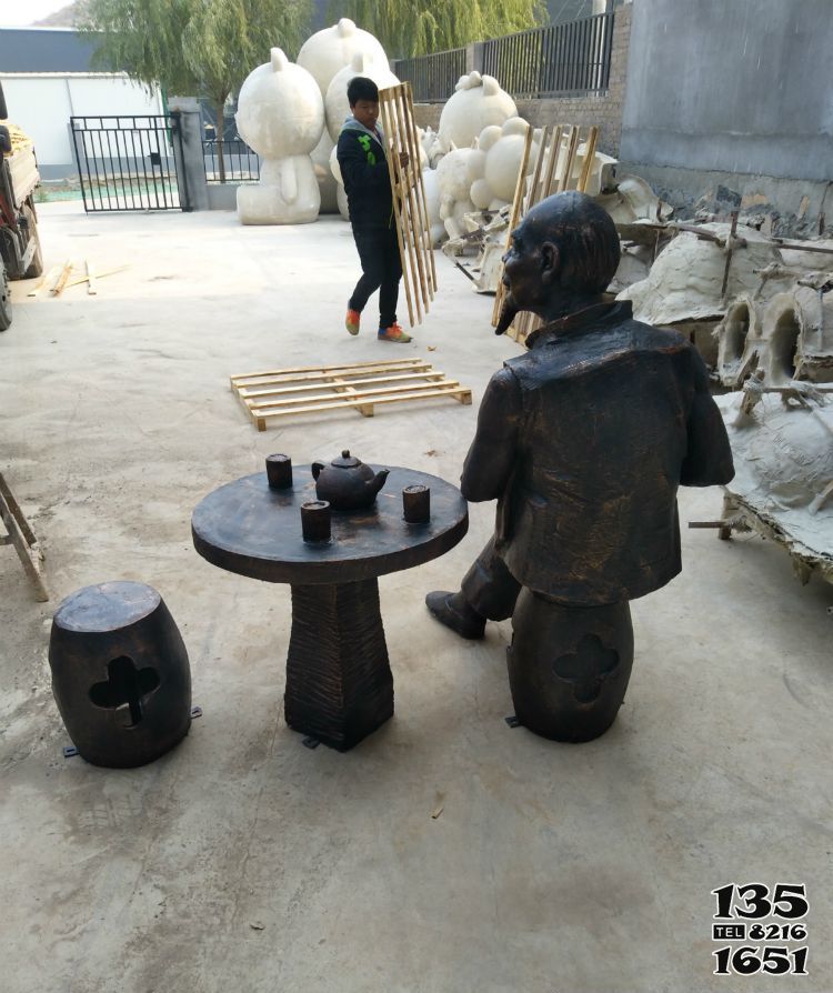 茶雕塑-公园喝茶的老人铜雕茶雕塑高清图片