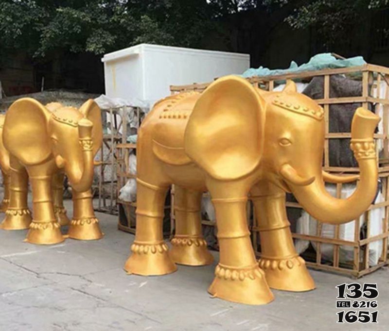 大象雕塑-户外大型景观装饰品不锈钢鎏金大象雕塑高清图片