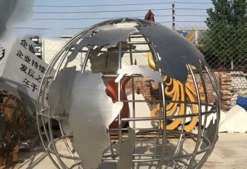 地球仪雕塑-公园广场创意不锈钢镜面镂空雕塑