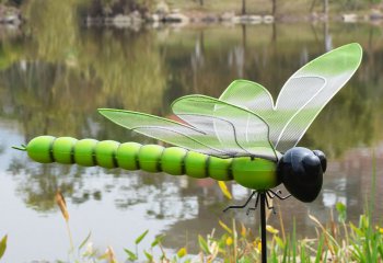 蜻蜓雕塑-儿童花园广场卡通玻璃钢蜻蜓雕塑