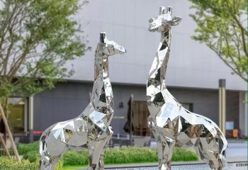 长颈鹿雕塑-公园草坪不锈钢镜面几何长颈鹿雕塑
