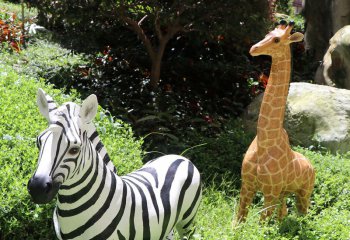 长颈鹿雕塑-公园景区大型动物景观斑马和长颈鹿雕塑