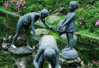 儿童雕塑-公园捉螃蟹的小孩小品铜雕儿童雕塑