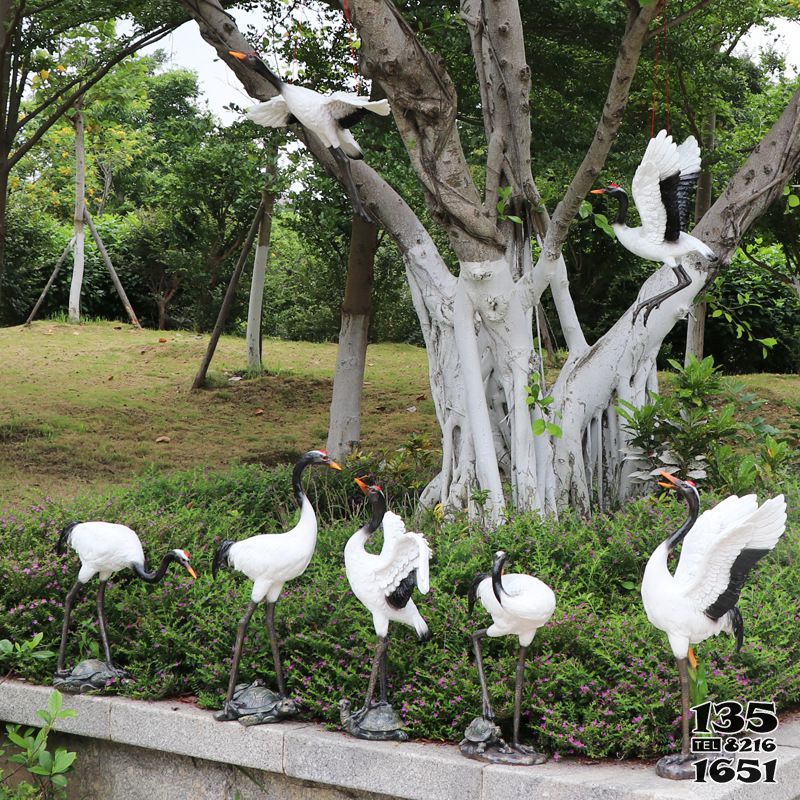 鹤雕塑-公园创意仿真动物景观鹤雕塑高清图片