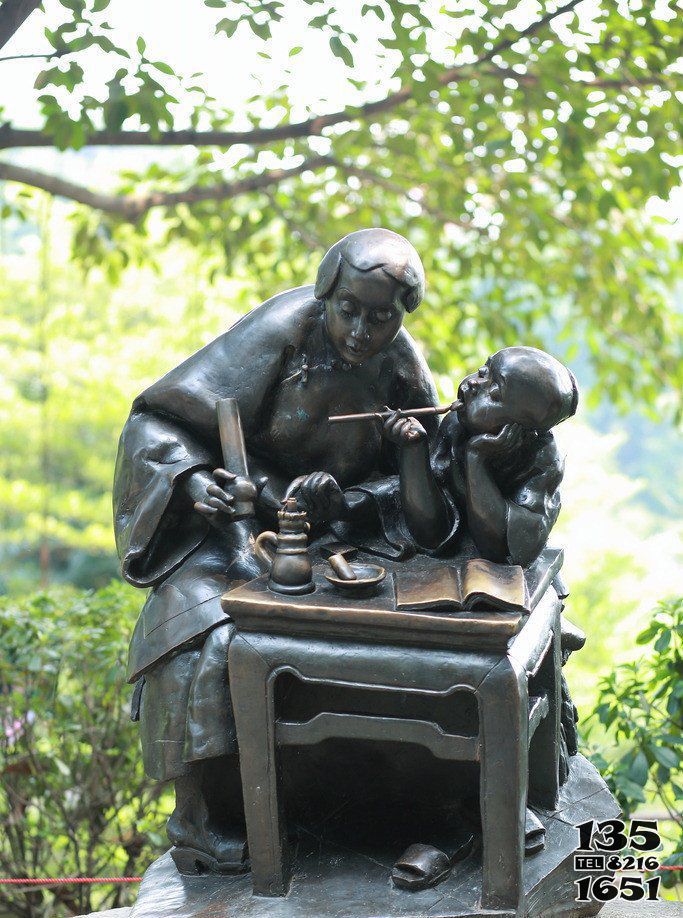 亲情雕塑-教儿子写字的母亲古代人物铜雕亲情雕塑高清图片
