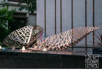 树叶雕塑-城市街道创意不锈钢镂空树叶雕塑