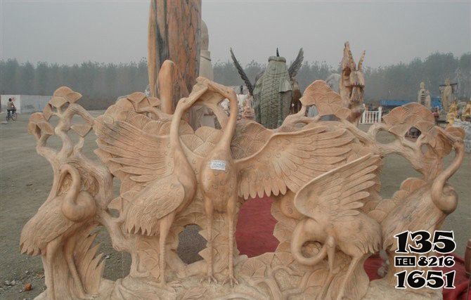 丹顶鹤雕塑-晚霞红别墅小区创意石雕丹顶鹤雕塑高清图片