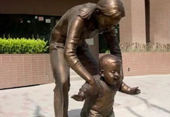 儿童雕塑-小孩学走路广场小品铜雕儿童雕塑