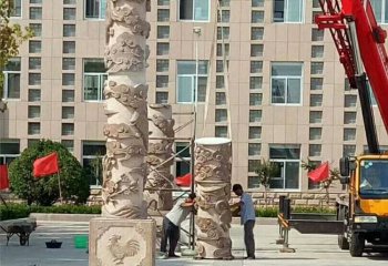 石柱雕塑-学院广场摆放精雕部落生肖石柱雕塑