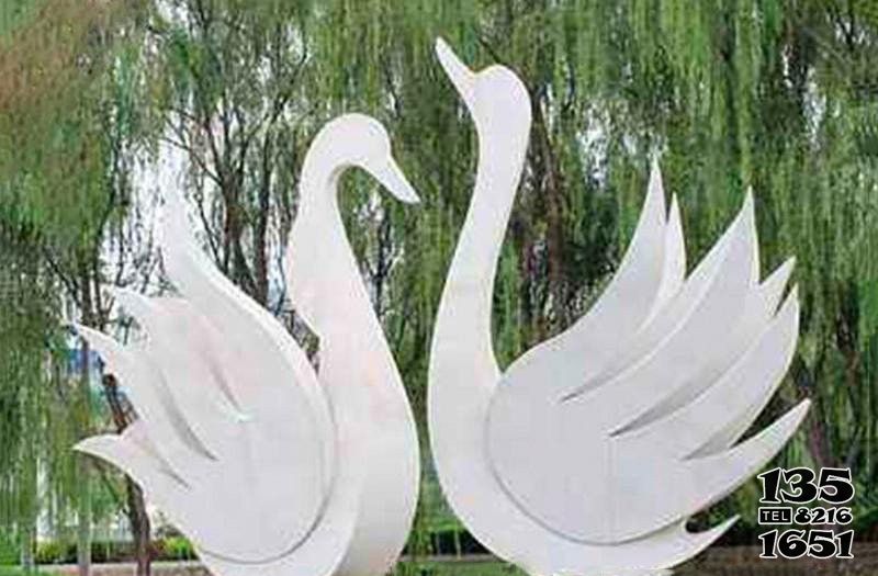 天鹅雕塑-公园创意放飞玻璃钢天鹅雕塑