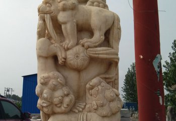 狮子雕塑-景区创意晚霞红石柱石雕创意招财狮子雕塑