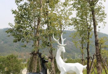 梅花鹿雕塑-户外草坪玻璃钢几何园林景观黑白两只梅花鹿雕塑