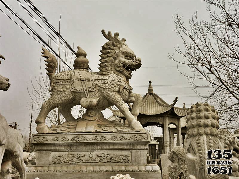 貔貅雕塑-石雕庭院广场大型户外动物景观神兽貔貅雕塑高清图片