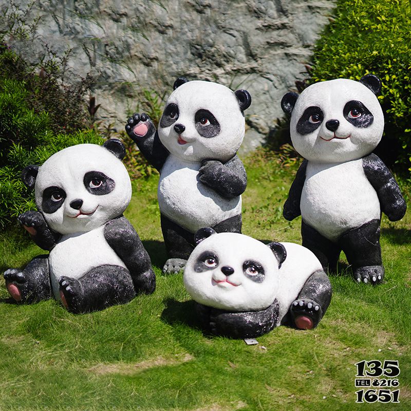 熊猫雕塑- 商场观赏景观卡通小熊猫玻璃钢雕塑高清图片