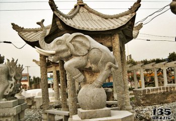 大象雕塑-户外凉亭创意在球上蹲着的砂石石雕大象雕塑