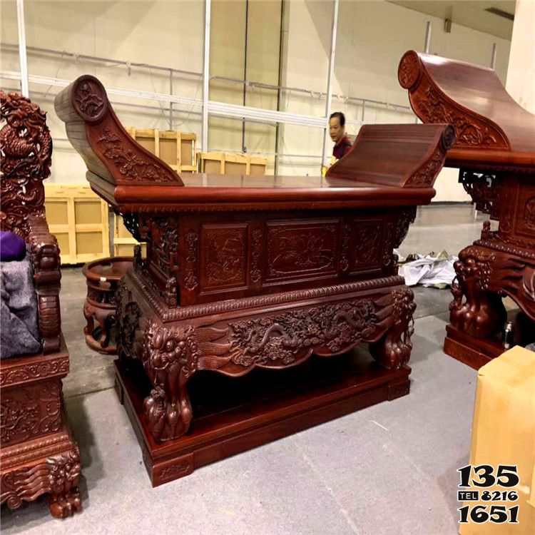 供桌雕塑-景区寺庙木雕供桌元宝桌高清图片
