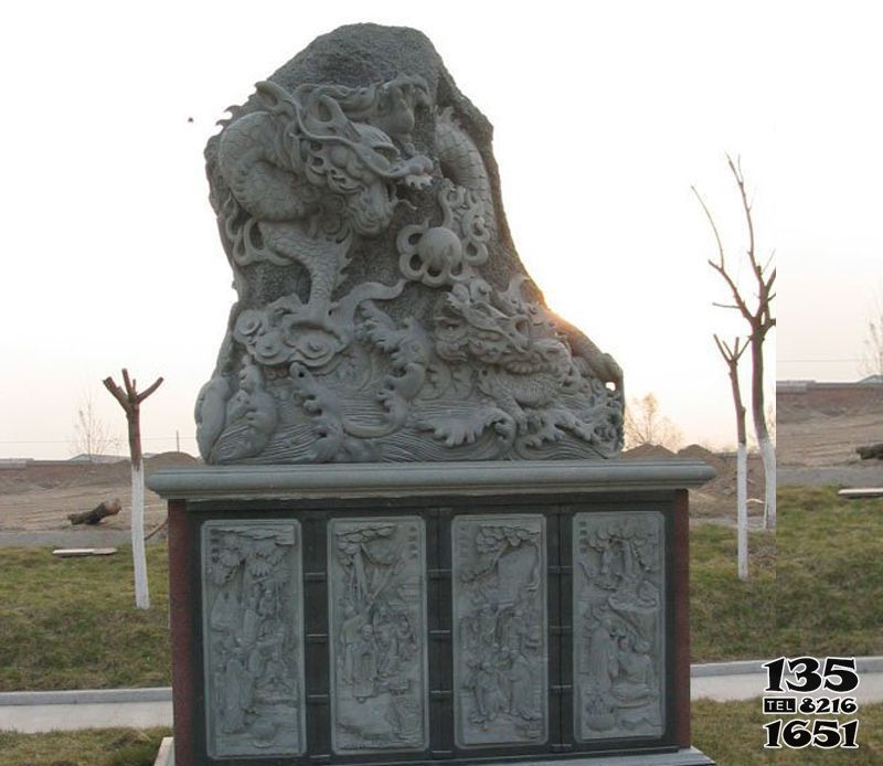 龙雕塑-公园大理石石雕石头上的浮雕龙雕塑高清图片