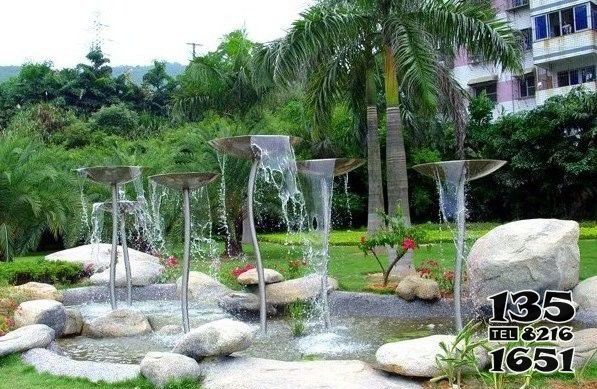 喷泉雕塑-小区景观摆放不锈钢抽象花朵喷泉雕塑高清图片