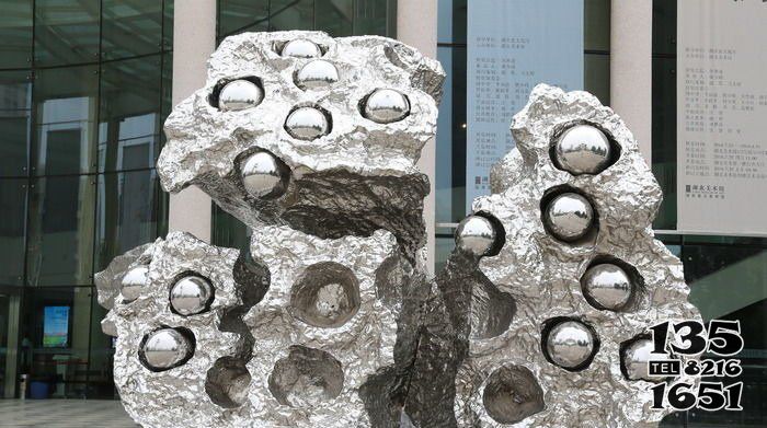 莲蓬雕塑-广场不锈钢抽象创意莲蓬雕塑高清图片
