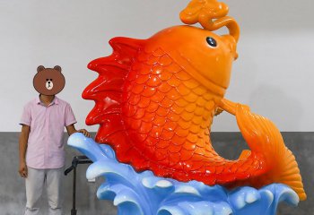 鲤鱼雕塑-游乐场摆放的玻璃钢卡通鲤鱼雕塑