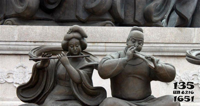 吹奏雕塑-公园吹奏乐器的唐代人物铜雕吹奏雕塑高清图片