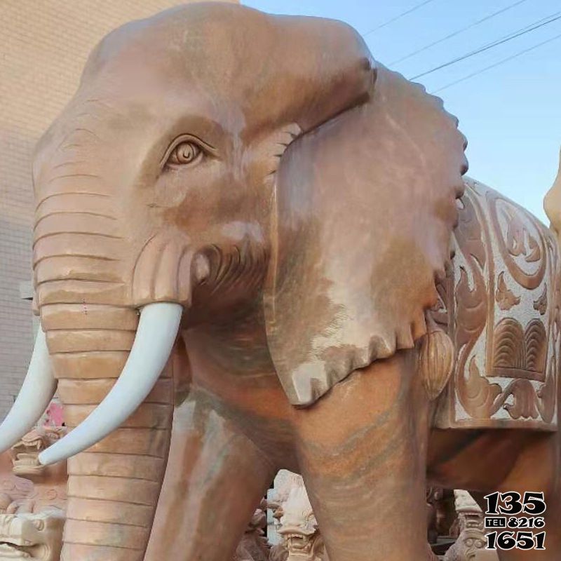 大象雕塑-城市大型景观黄蜡石石雕大象雕塑高清图片