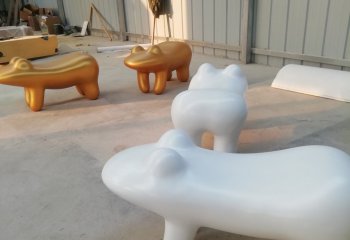 凳子雕塑-影院室内摆放抽象卡通青蛙凳子玻璃钢雕塑