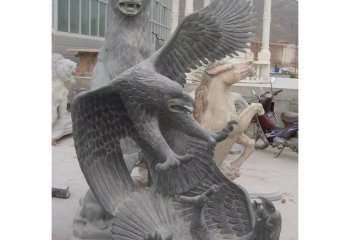 老鹰雕塑-公园两只打架的石雕老鹰雕塑