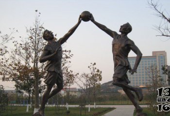 篮球雕塑-小区打篮球人物玻璃钢仿铜雕塑