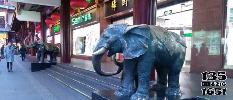 大象雕塑-城市街道创意景观玻璃钢仿真动物景观大象雕塑高清图片