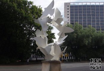 鸽子雕塑-玻璃钢城市花园创意放飞的鸽子雕塑