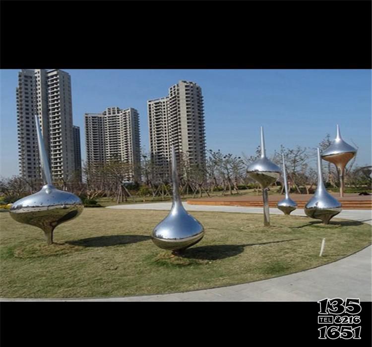 水滴雕塑-城市草坪不锈钢镜面造型各异的水滴雕塑