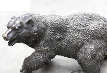 北极熊雕塑-公园里街道上摆放的歪头做旧北极熊雕塑