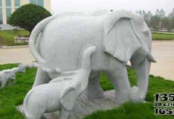 大象雕塑-公园草坪创意景观大理石石雕小象跟着大象雕塑