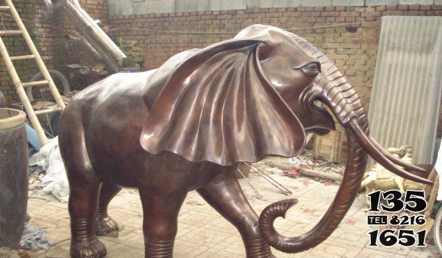大象雕塑-户外园林玻璃钢仿铜创意景观大象雕塑高清图片