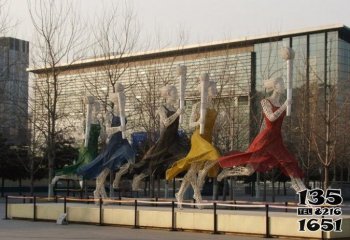 火炬雕塑-公园景区创意奔跑中玻璃钢火炬手雕塑