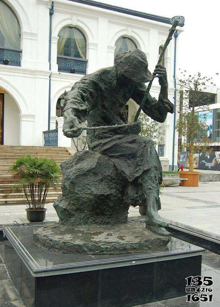 拉二胡雕塑-步行街拉二胡的人物景观铜雕二胡雕塑高清图片