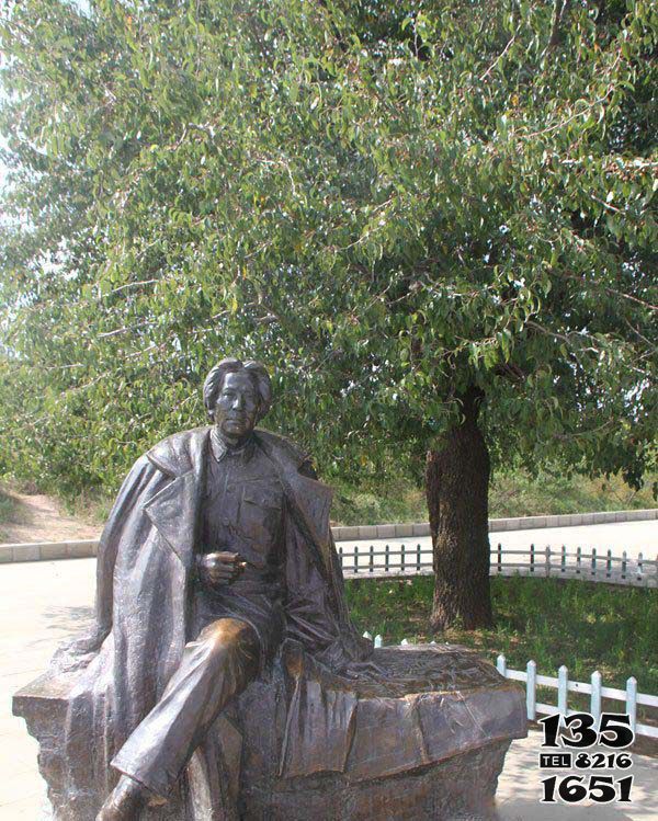 毛泽东雕塑-公园青年人物铜雕毛泽东雕塑高清图片
