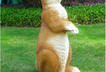 兔子雕塑-花园中一只棕色玻璃钢兔子雕塑