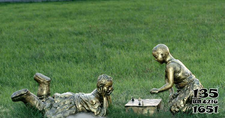 下棋雕塑-下跳棋的儿童公园人物铜雕高清图片