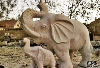 母子象雕塑-公园景区大理石石雕一起玩耍的母子象雕塑