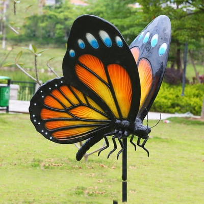 蝴蝶雕塑-彩绘玻璃钢街道蝴蝶雕塑高清图片