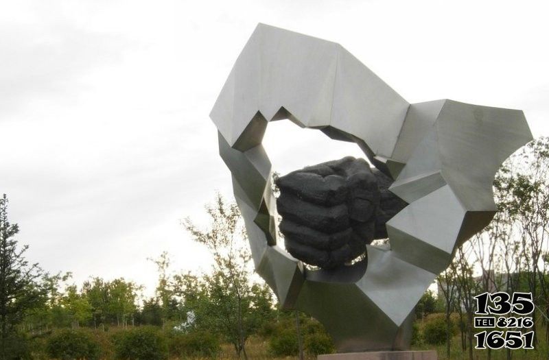 拳头雕塑-不锈钢创意知识就是力量拳头雕塑高清图片