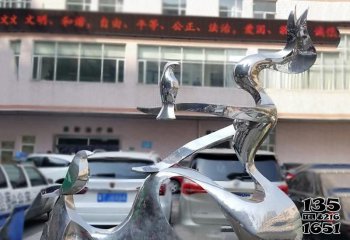 鸽子雕塑-街道创意抽象不锈钢白钢镜面工艺鸽子雕塑