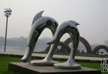 海豚雕塑-大型户外两个不锈钢弯腰的海豚雕塑
