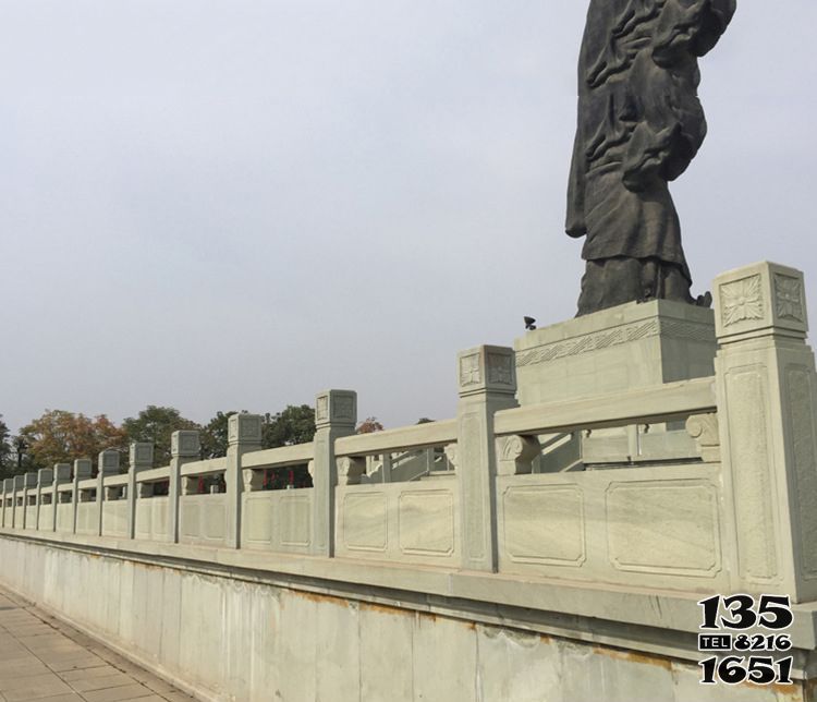 栏杆栏板雕塑-公园广场人物石雕台阶简易大理石装饰防护栏板雕塑高清图片