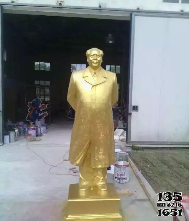 毛泽东雕塑-户外景区玻璃钢鎏金伟大领袖毛泽东雕塑高清图片