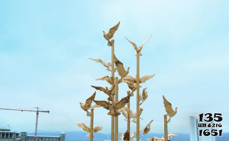 鸽子雕塑-公园法院不锈钢镀金锻造工艺和平鸽雕塑高清图片